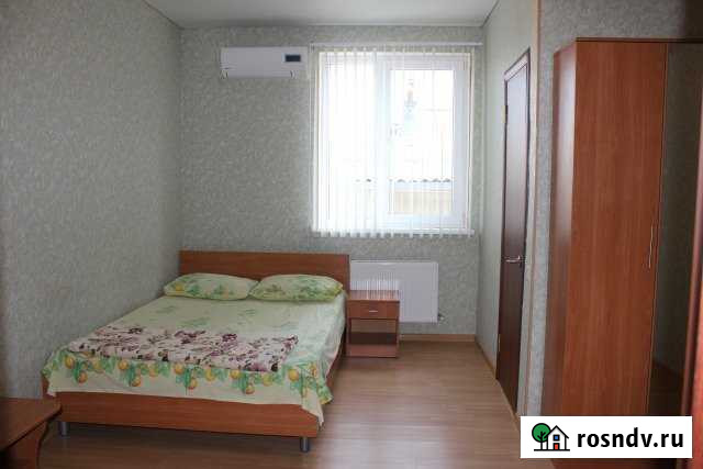 Комната 18 м² в 8-ком. кв., 2/2 эт. в аренду посуточно в Витязево Витязево - изображение 1