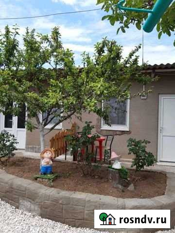 Комната 20 м² в 1-ком. кв., 1/1 эт. в аренду посуточно в Евпатории Евпатория - изображение 1