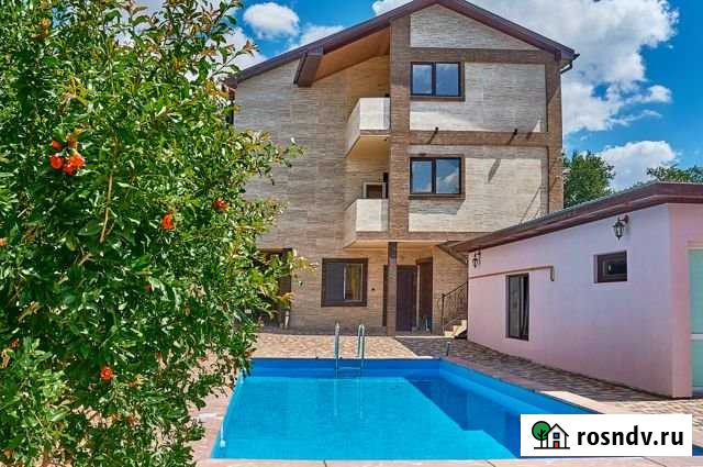 Комната 30 м² в > 9-ком. кв., 1/3 эт. в аренду посуточно в Феодосии Феодосия - изображение 1