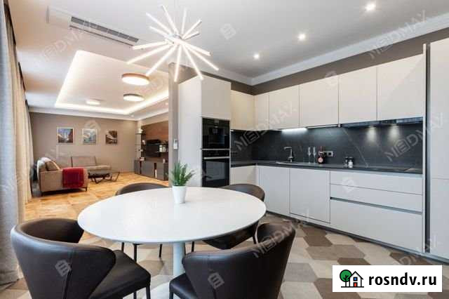 3-комнатная квартира, 143 м², 5/9 эт. в аренду на длительный срок в Санкт-Петербурге Санкт-Петербург - изображение 1