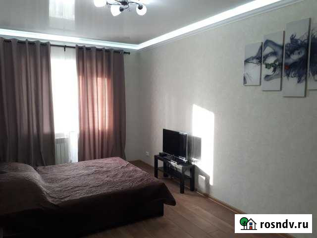 1-комнатная квартира, 35 м², 1/3 эт. в аренду посуточно в Новочеркасске Новочеркасск - изображение 1