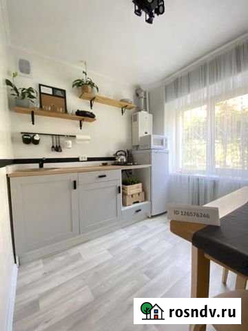 1-комнатная квартира, 32 м², 1/5 эт. в аренду посуточно в Армавире Армавир - изображение 1