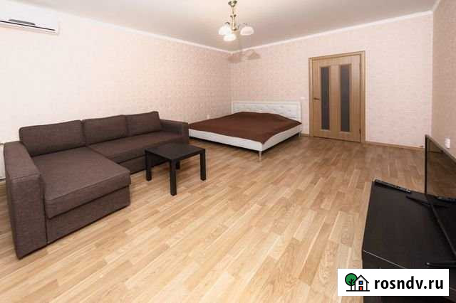 1-комнатная квартира, 50 м², 11/12 эт. в аренду посуточно в Оренбурге Оренбург - изображение 1