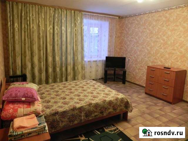 2-комнатная квартира, 50 м², 1/5 эт. в аренду посуточно в Ревде Мурманской области Ревда - изображение 1