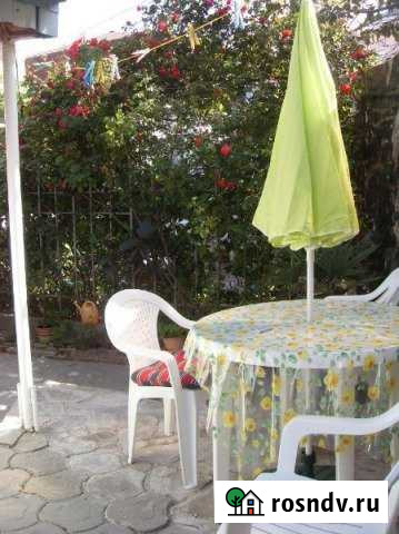 2-комнатная квартира, 40 м², 1/2 эт. в аренду посуточно в Ялте Ялта - изображение 1