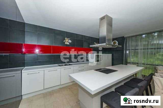 Коттедж 470 м² на участке 60 сот. в аренду на длительный срок в Бердске Бердск - изображение 1