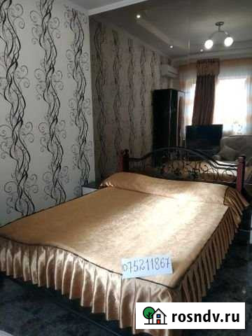 Комната 25 м² в 3-ком. кв., 1/2 эт. в аренду посуточно в Алуште Алушта - изображение 1