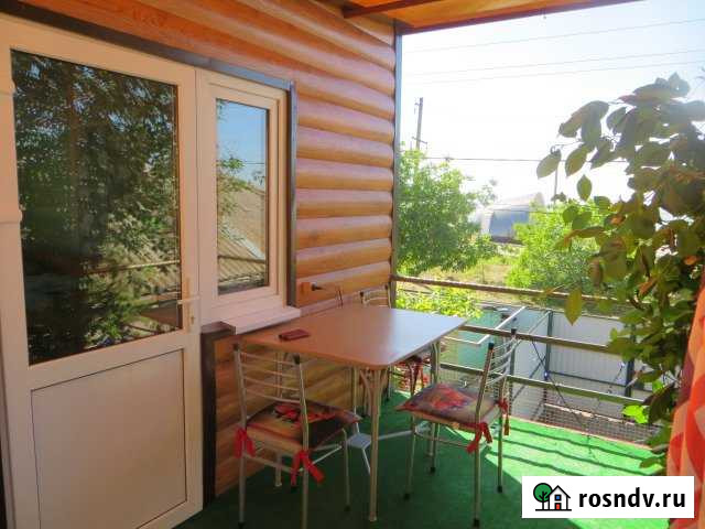 Дом 25 м² на участке 4 сот. в аренду посуточно в Ейске Ейск - изображение 1