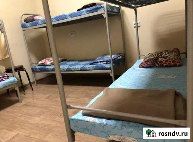 Комната 25 м² в 7-ком. кв., 1/10 эт. в аренду посуточно в Москве Москва - изображение 1