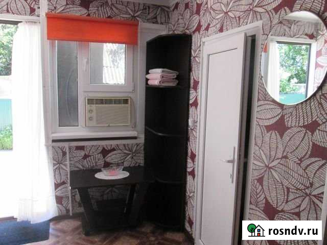 Комната 14 м² в > 9-ком. кв., 1/1 эт. в аренду посуточно в Голубицкой Голубицкая - изображение 1