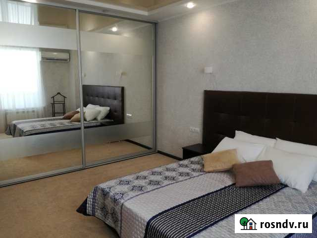 1-комнатная квартира, 40 м², 1/10 эт. в аренду посуточно в Севастополе Севастополь - изображение 1