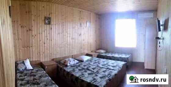 Комната 28 м² в 6-ком. кв., 1/3 эт. в аренду посуточно в Голубицкой Голубицкая