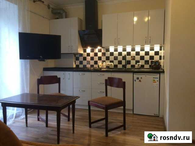 2-комнатная квартира, 40 м², 1/1 эт. в аренду посуточно в Ялте Ялта - изображение 1