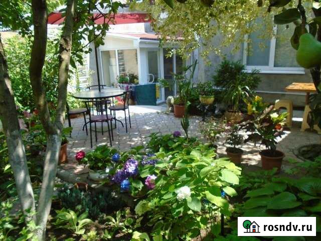 Дом 100 м² на участке 3 сот. в аренду посуточно в Евпатории Евпатория - изображение 1