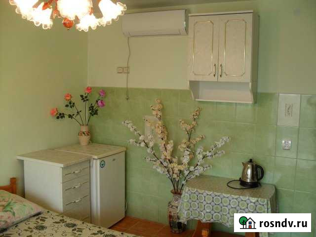 Комната 16 м² в 1-ком. кв., 1/2 эт. в аренду посуточно в Старом Крыме Старый Крым - изображение 1