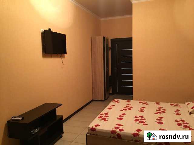 Комната 20 м² в 8-ком. кв., 2/2 эт. в аренду посуточно в Геленджике Геленджик - изображение 1