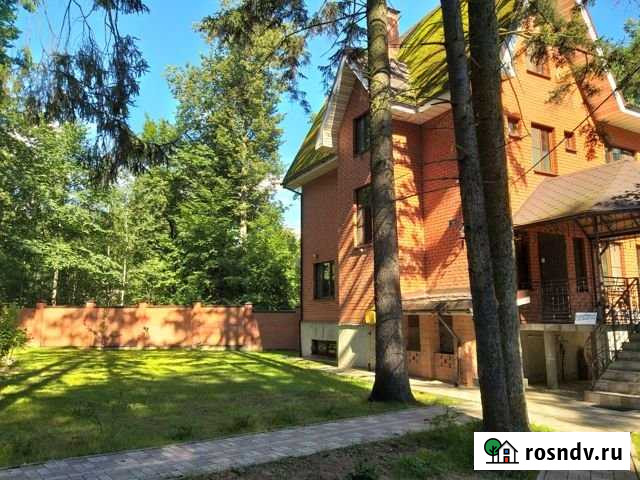 Коттедж 320 м² на участке 12 сот. в аренду посуточно в Троицком Московской области Троицкое - изображение 1