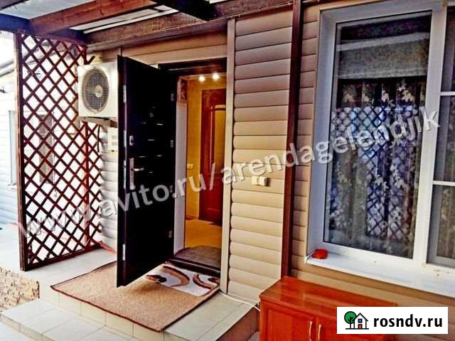 Дом 40 м² на участке 3 сот. в аренду посуточно в Геленджике Геленджик - изображение 1