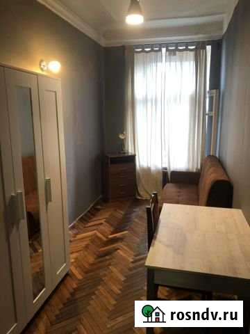 Комната 10 м² в 6-ком. кв., 5/5 эт. в аренду на длительный срок в Санкт-Петербурге Санкт-Петербург - изображение 1