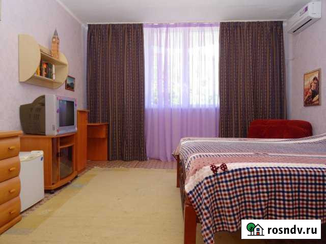 Комната 25 м² в 4-ком. кв., 2/3 эт. в аренду посуточно в Алуште Алушта - изображение 1