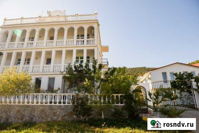 Дом 250 м² на участке 10 сот. в аренду посуточно в Ялте Ялта - изображение 1