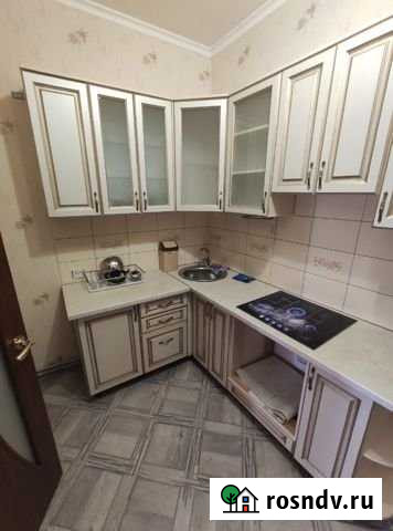 3-комнатная квартира, 50 м², 1/1 эт. в аренду на длительный срок в Симферополе Симферополь - изображение 1