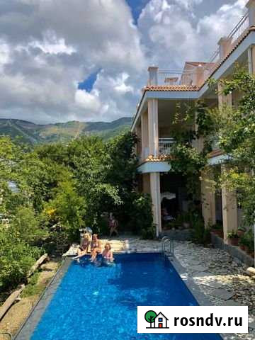 Комната 15 м² в 9-ком. кв., 3/3 эт. в аренду посуточно в Геленджике Геленджик - изображение 1