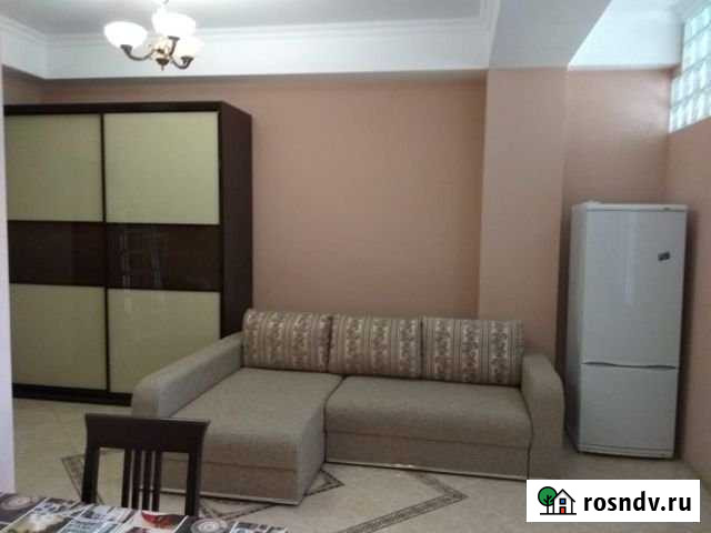 2-комнатная квартира, 60 м², 2/12 эт. в аренду посуточно в Ялте Ялта - изображение 1