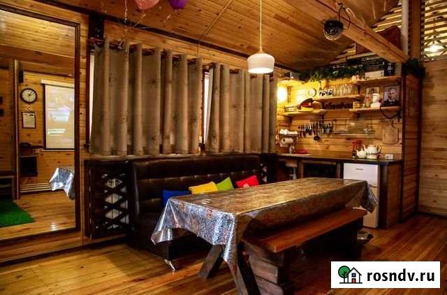 Коттедж 300 м² на участке 3 сот. в аренду посуточно в Красноярске Красноярск - изображение 1