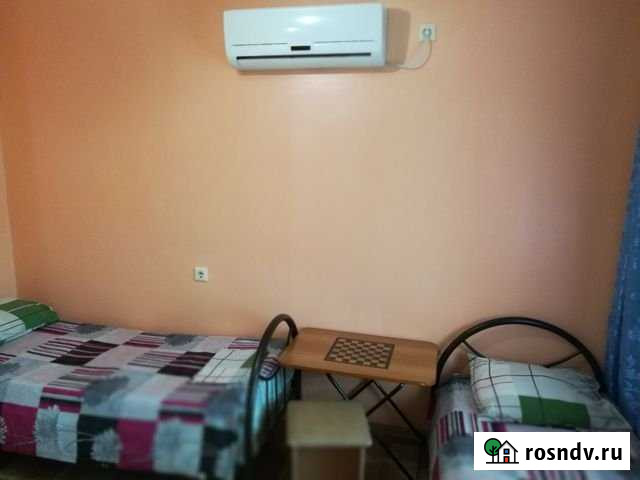 Комната 12 м² в 1-ком. кв., 2/2 эт. в аренду посуточно в Ейске Ейск - изображение 1