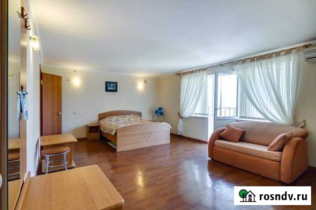 Комната 40 м² в 6-ком. кв., 4/4 эт. в аренду посуточно в Небуге Небуг - изображение 1