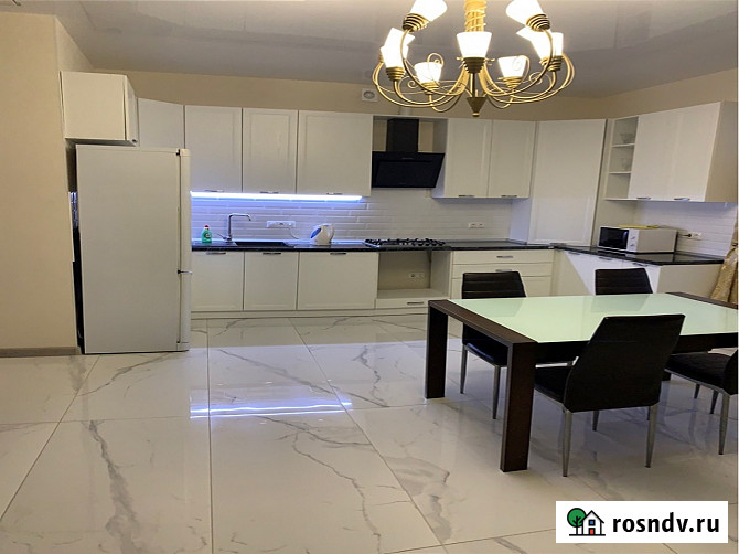 3-комнатная квартира, 150 м², 2/2 эт. в аренду посуточно в Ставрополе Ставрополь - изображение 1