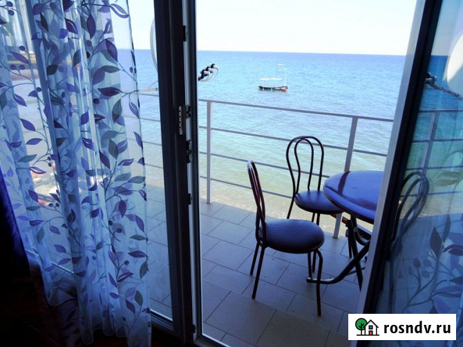 Квартира-студия, 40 м², 1/3 эт. в аренду посуточно в Алуште Алушта - изображение 1