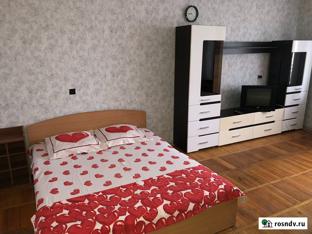 1-комнатная квартира, 36 м², 3/5 эт. в аренду посуточно в Кирове Киров - изображение 1