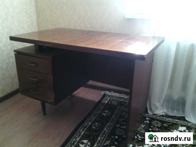 Продам стол письменный лакированный размер столеш Евпатория - изображение 1