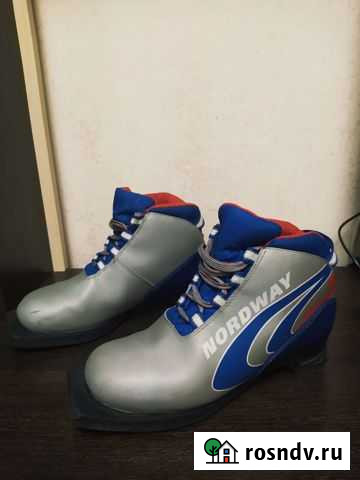 Лыжные ботинки 37 размер Гагарин - изображение 1