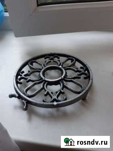 Антикварная металлическая подставка Владикавказ - изображение 1