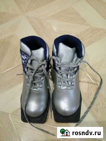 Лыжные ботинки Сертолово - изображение 1