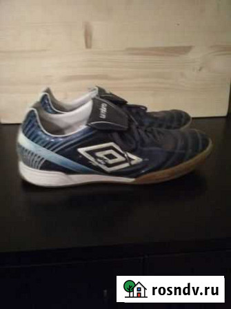 Кроссовки Umbro футзал размер 41,5 Рязань - изображение 1
