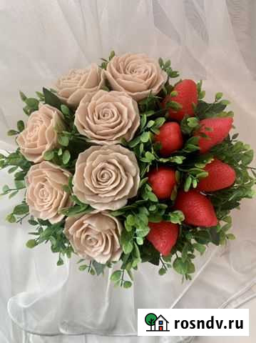 Букет из мыла розы и клубника Рязань - изображение 1