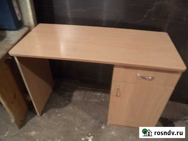 Письменный стол для школьника бу Иркутск - изображение 1