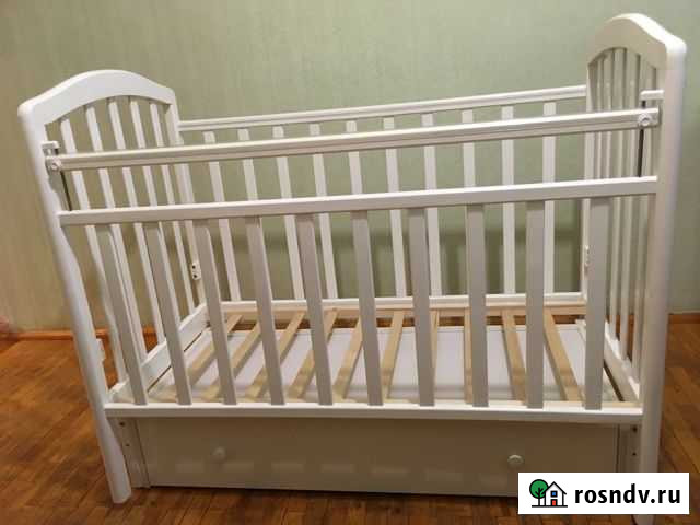 Детская кроватка продольный маятник белая+комплект Чебоксары - изображение 1