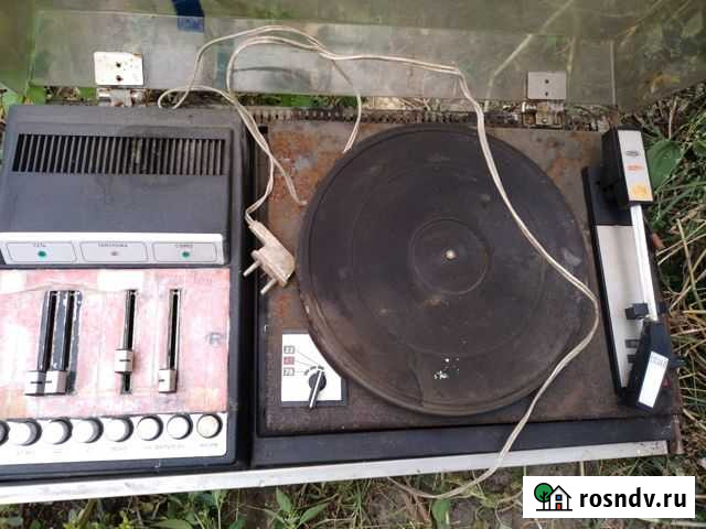 Проигрыватель грампластинок Алупка - изображение 1