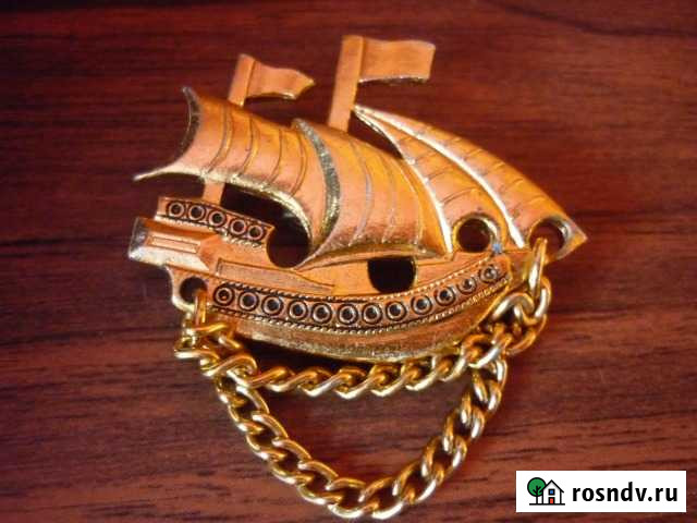 Значок Парусник  СССР Бийск - изображение 1