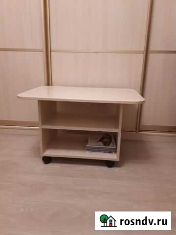 Журнальный столик на колесах Сургут - изображение 1