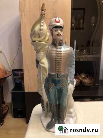 Бутылка в форме статуэтки Тверь - изображение 1