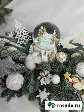 Новогодняя композиция с сувениром Москва