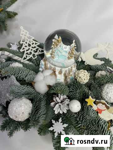 Новогодняя композиция с сувениром Москва - изображение 1