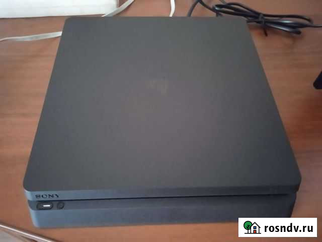 PS4 Slim 1Tb+1 джойстик+более 90 игр Смоленск - изображение 1