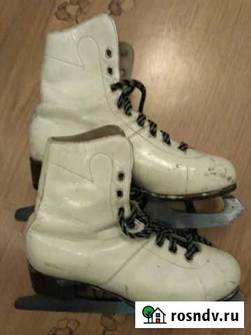 Коньки 38 р-р Октябрьский - изображение 1
